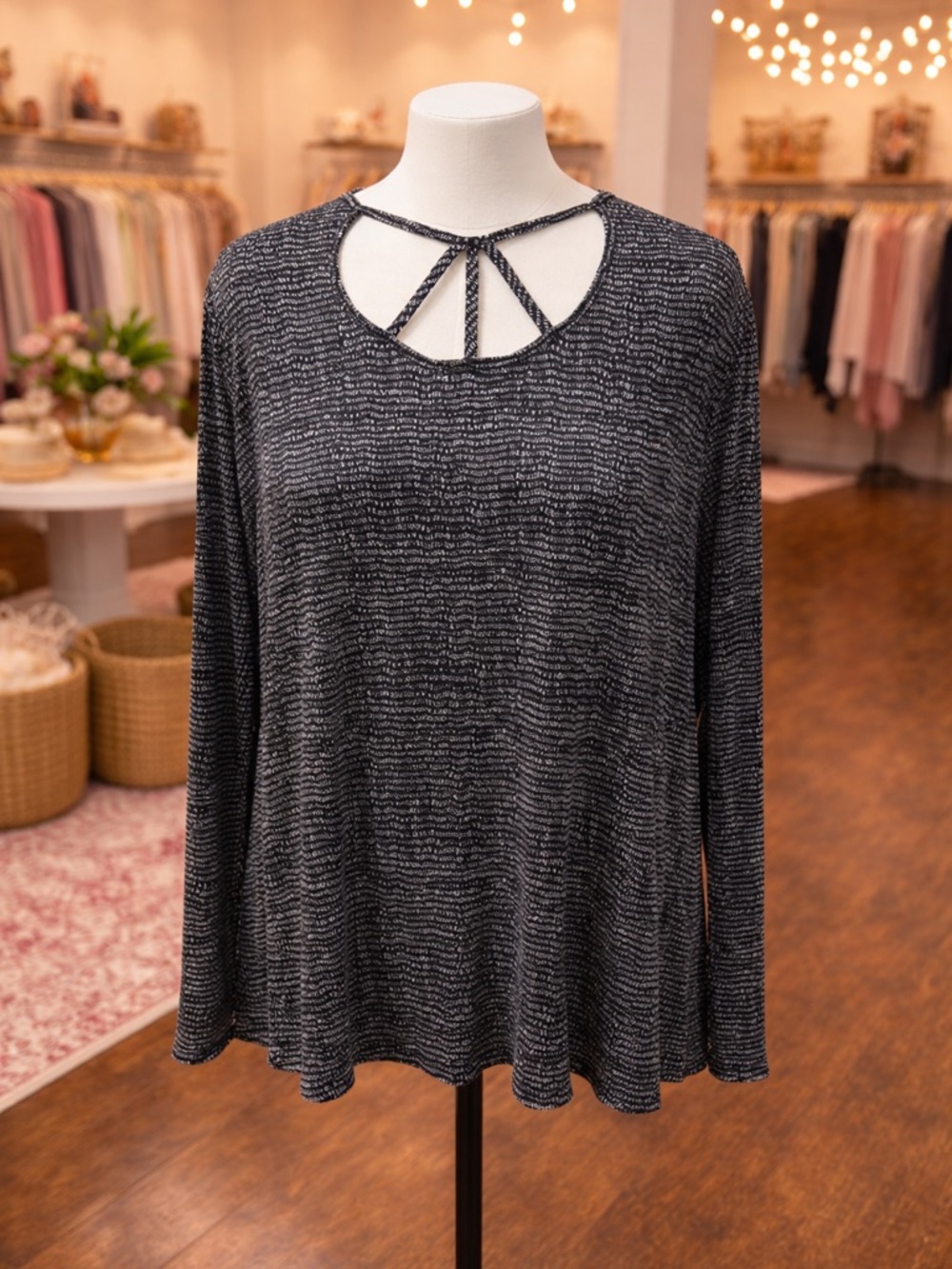 White Birch Black Textured Long Sleeve Top Stretchy Size 2X NWOT